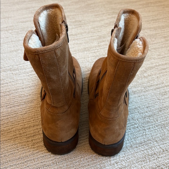 UGG Chaney Chestnut Boots - Picture 6 of 9